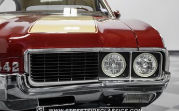 Unknown-Cutlass-1969-Burgundy-Metallic-Cream-24