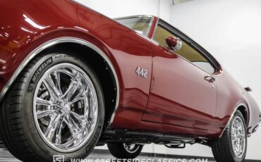 Unknown-Cutlass-1969-Burgundy-Metallic-Cream-26