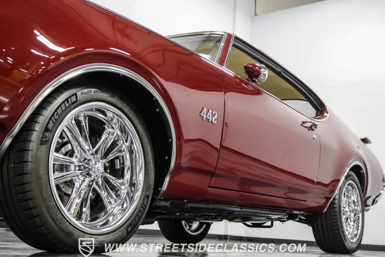 Unknown-Cutlass-1969-Burgundy-Metallic-Cream-26