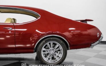 Unknown-Cutlass-1969-Burgundy-Metallic-Cream-28