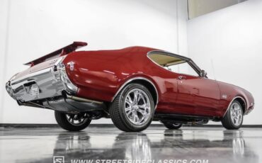 Unknown-Cutlass-1969-Burgundy-Metallic-Cream-31