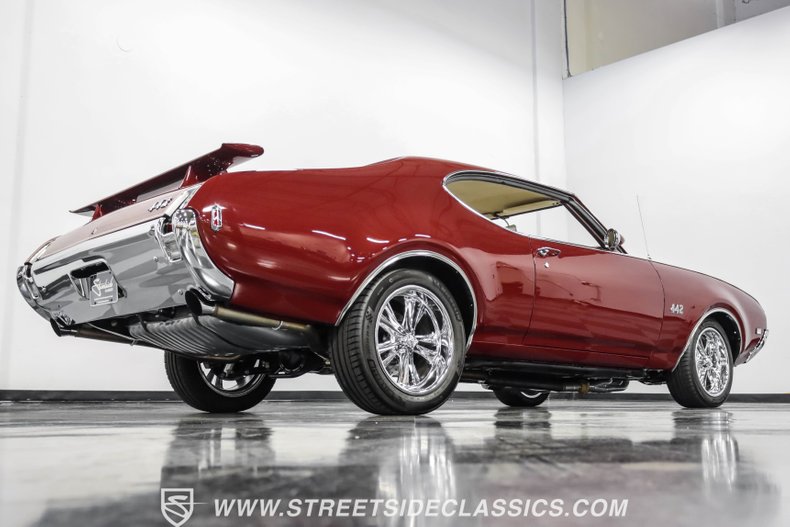 Unknown-Cutlass-1969-Burgundy-Metallic-Cream-31