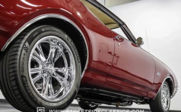 Unknown-Cutlass-1969-Burgundy-Metallic-Cream-32