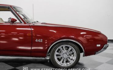 Unknown-Cutlass-1969-Burgundy-Metallic-Cream-33