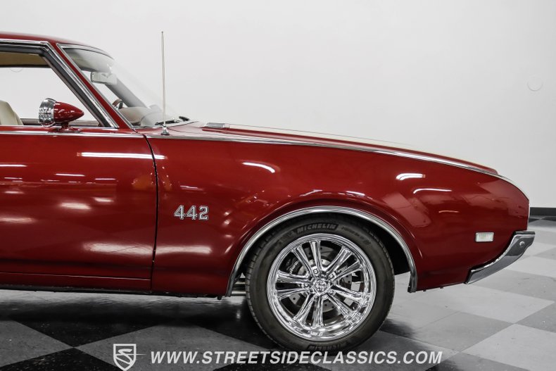 Unknown-Cutlass-1969-Burgundy-Metallic-Cream-33