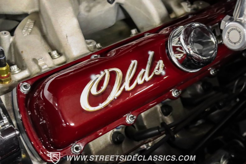 Unknown-Cutlass-1969-Burgundy-Metallic-Cream-38