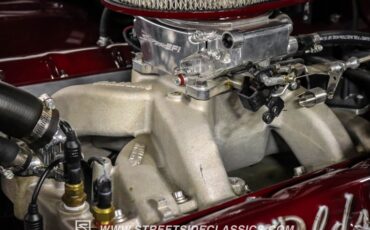 Unknown-Cutlass-1969-Burgundy-Metallic-Cream-39