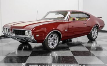 Unknown-Cutlass-1969-Burgundy-Metallic-Cream-4