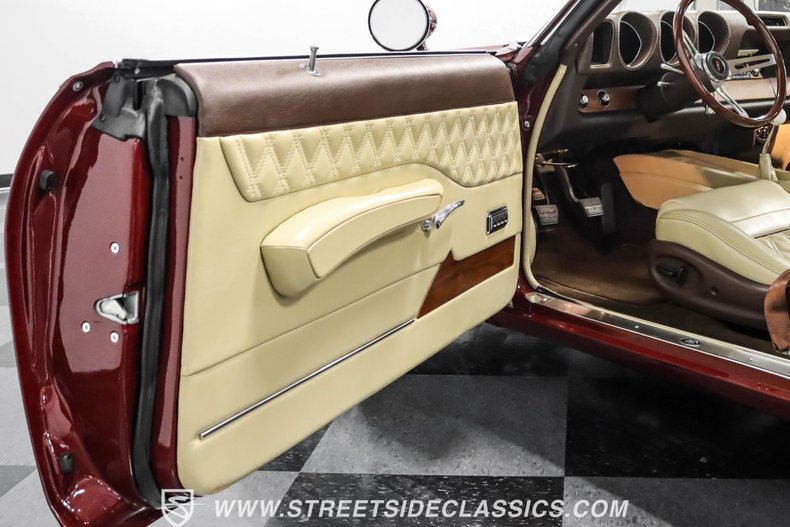 Unknown-Cutlass-1969-Burgundy-Metallic-Cream-47