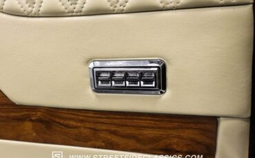 Unknown-Cutlass-1969-Burgundy-Metallic-Cream-49