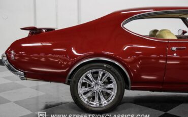 Unknown-Cutlass-1969-Burgundy-Metallic-Cream-5