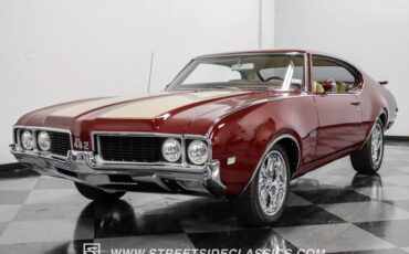 Unknown-Cutlass-1969-Burgundy-Metallic-Cream-8