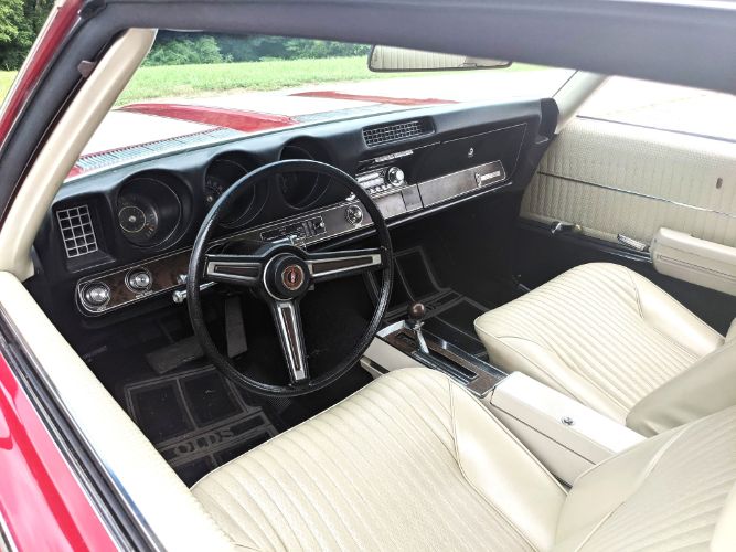 Unknown-Cutlass-1969-Crimson-Red-Pearl-White-2