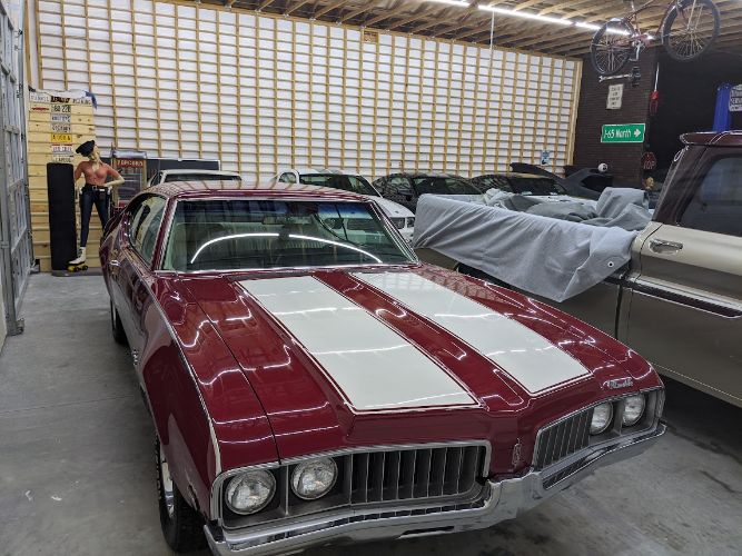 Unknown-Cutlass-1969-Crimson-Red-Pearl-White-25