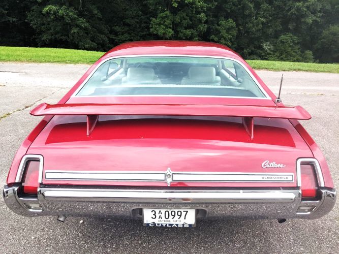 Unknown-Cutlass-1969-Crimson-Red-Pearl-White-30