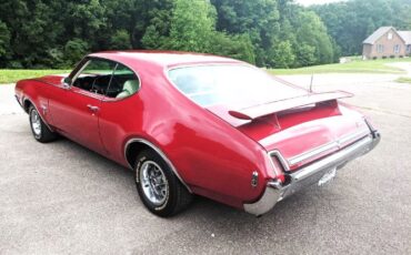 Unknown-Cutlass-1969-Crimson-Red-Pearl-White-37
