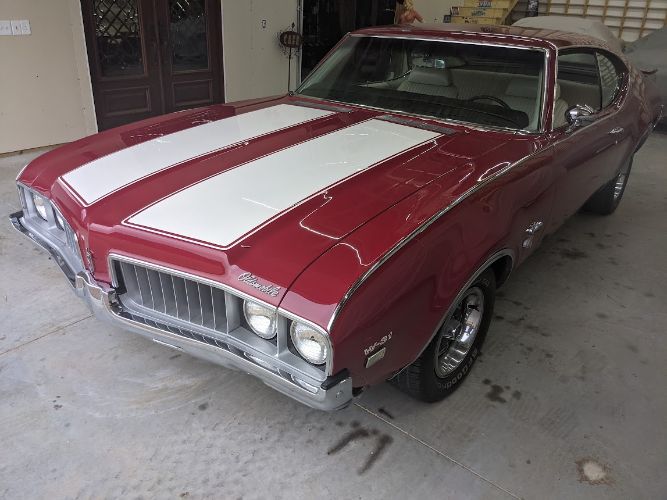 Unknown-Cutlass-1969-Crimson-Red-Pearl-White-42