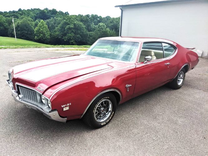 Unknown-Cutlass-1969-Crimson-Red-Pearl-White-44