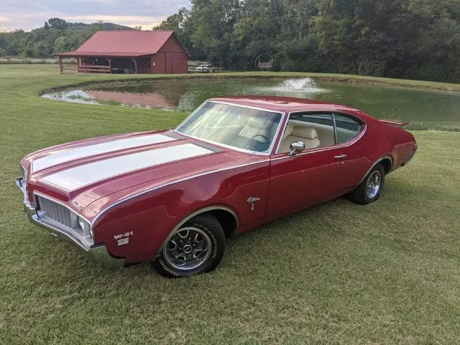 Unknown-Cutlass-1969-Crimson-Red-Pearl-White-45