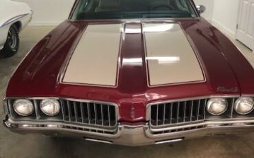 Unknown-Cutlass-1969-Crimson-Red-Pearl-White-9