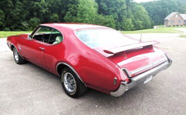Unknown-Cutlass-1969-Crimson-RedWhite-Pearl-White-34