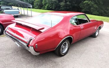 Unknown-Cutlass-1969-Crimson-RedWhite-Pearl-White-44