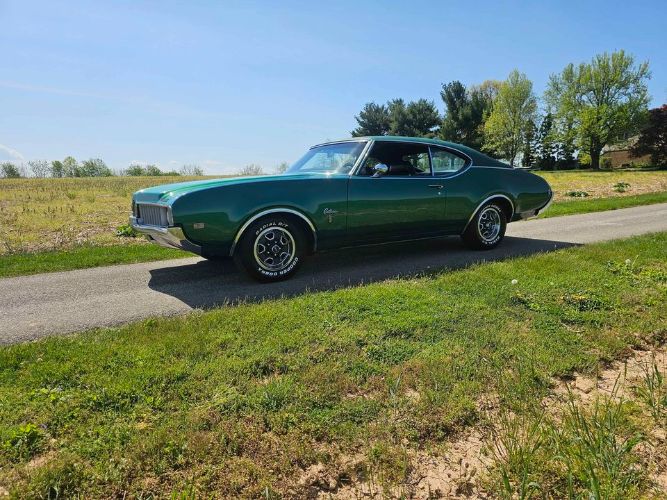 Unknown-Cutlass-1969-Green-Green-17