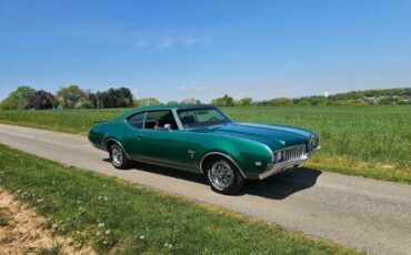 Unknown-Cutlass-1969-Green-Green