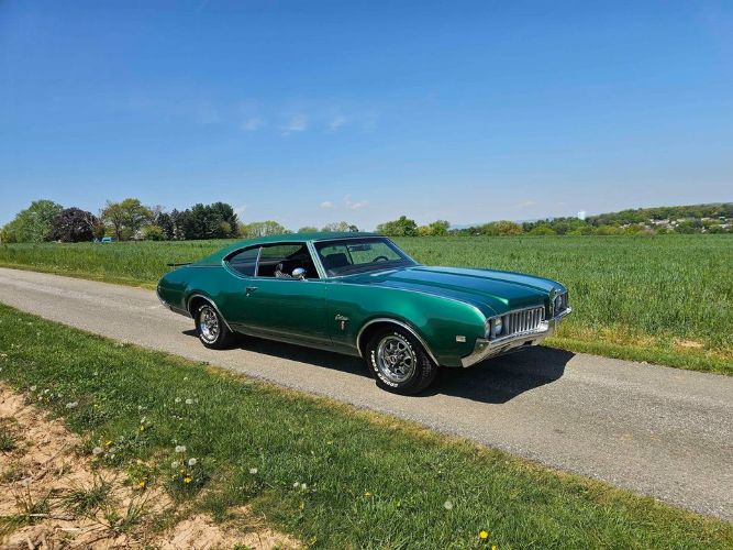 Unknown-Cutlass-1969-Green-Green