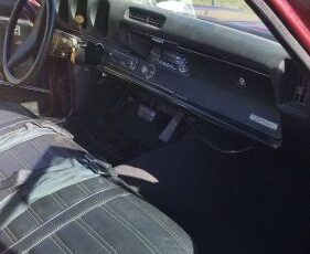 Unknown-Cutlass-1969-Red-Black-14