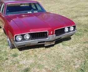 Unknown-Cutlass-1969-Red-Black
