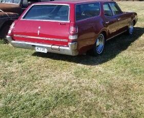 Unknown-Cutlass-1969-Red-Black-5