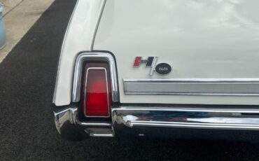 Unknown-Cutlass-1969-Triple-White-White-1