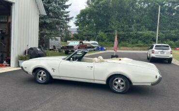 Unknown-Cutlass-1969-Triple-White-White-11