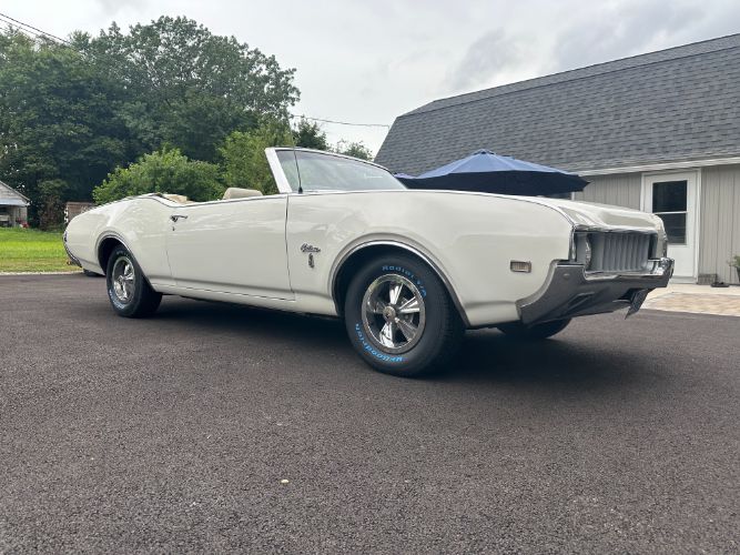 Unknown-Cutlass-1969-Triple-White-White-18