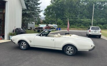 Unknown-Cutlass-1969-Triple-White-White-2