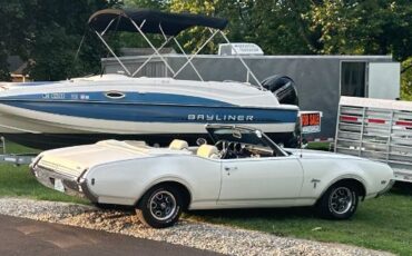 Unknown-Cutlass-1969-Triple-White-White-20