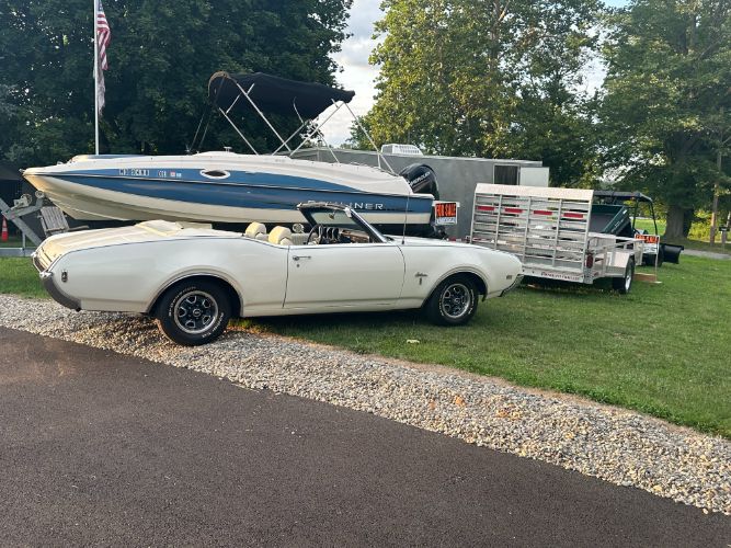Unknown-Cutlass-1969-Triple-White-White-22
