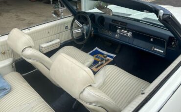 Unknown-Cutlass-1969-Triple-White-White-4