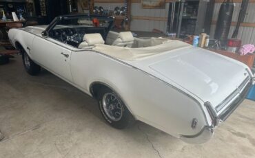 Unknown-Cutlass-1969-Triple-White-White-6