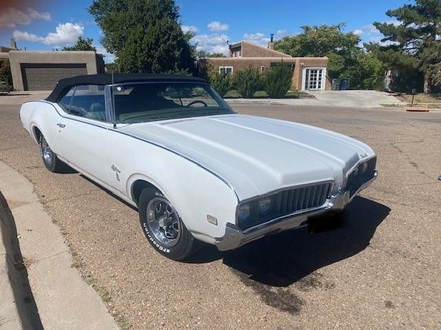 Unknown-Cutlass-1969-White-1