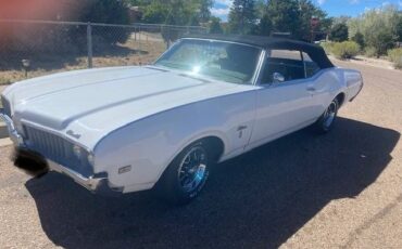 Unknown-Cutlass-1969-White-11