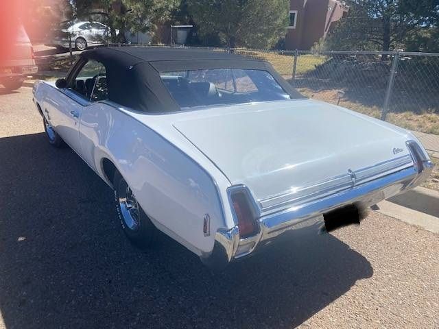 Unknown-Cutlass-1969-White