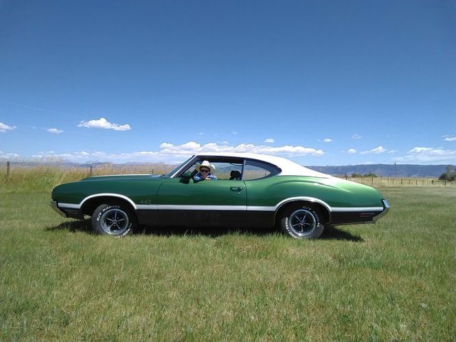 Unknown-Cutlass-1970-Green-Green-1