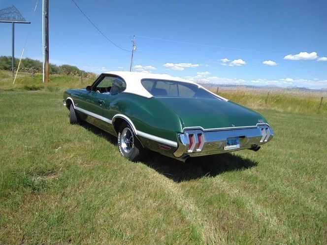 Unknown-Cutlass-1970-Green-Green-2
