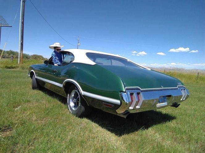 Unknown-Cutlass-1970-Green-Green-3