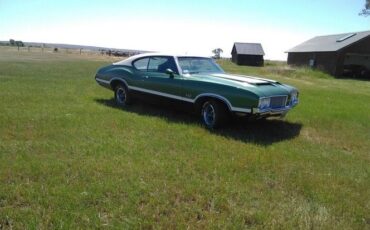 Unknown-Cutlass-1970-Green-Green