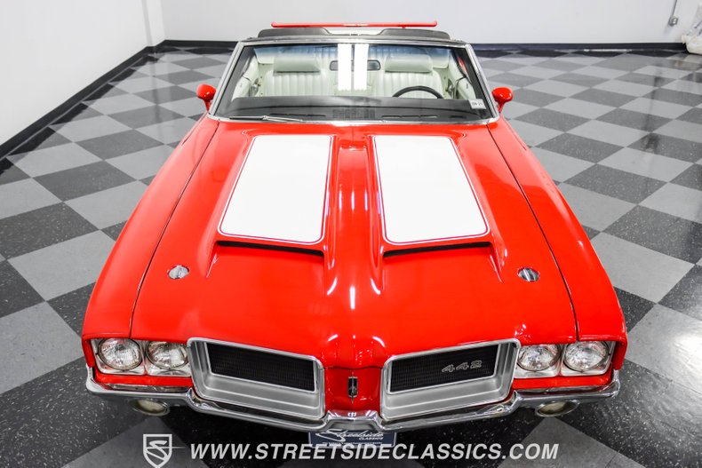 Unknown-Cutlass-1971-Red-White-1