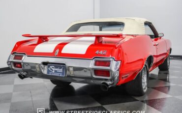 Unknown-Cutlass-1971-Red-White-16