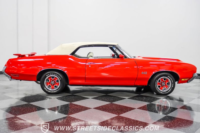 Unknown-Cutlass-1971-Red-White-19
